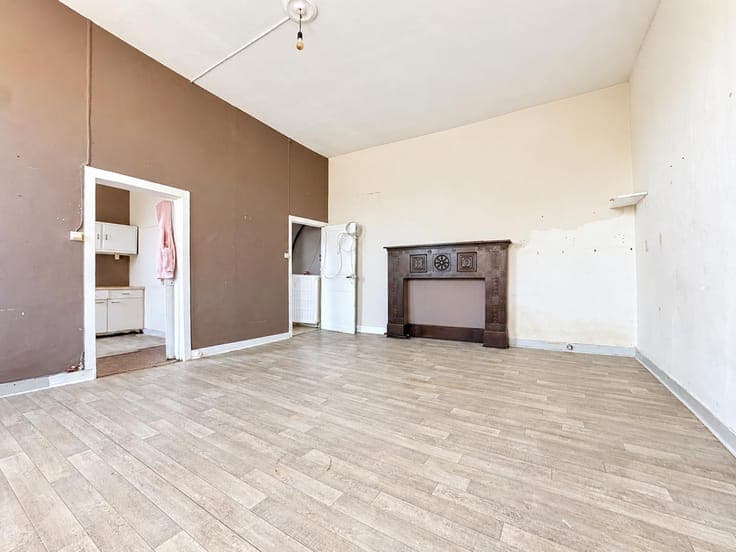 Investment property in Écaussinnes