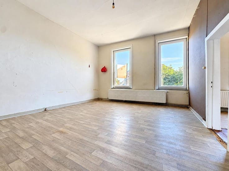 Investment property in Écaussinnes