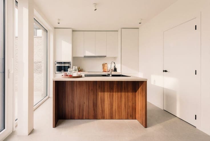 Modern family home in Marke