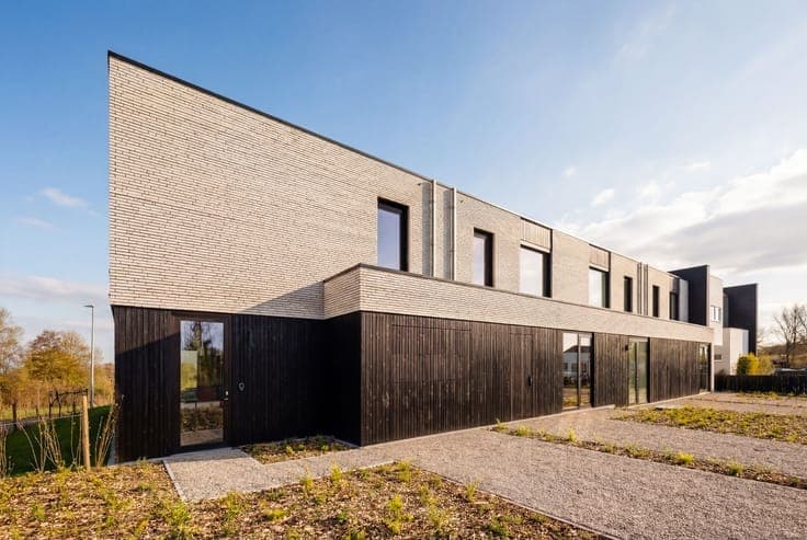 Modern family home in Marke