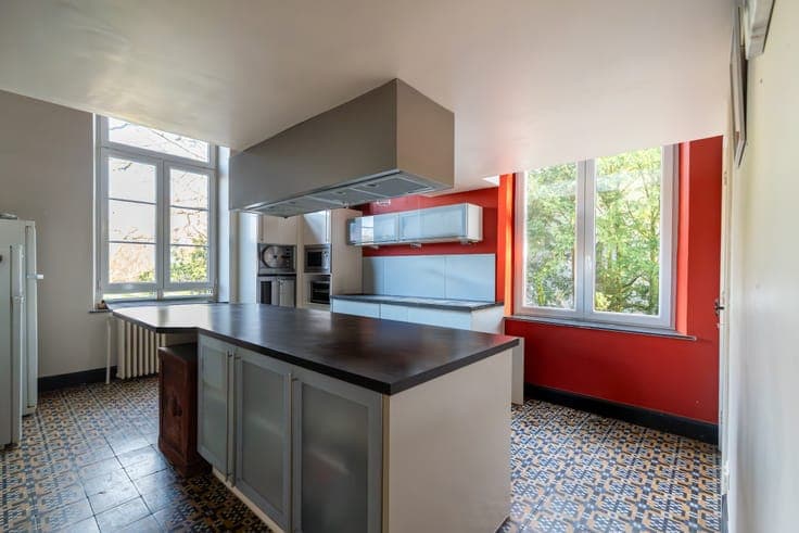 Eghezée – Renovated 19th-century château in a 1-hectare par