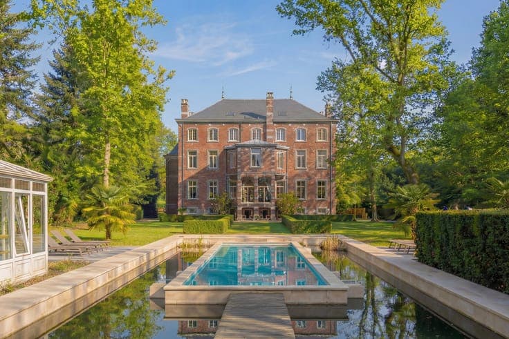 Eghezée – Renovated 19th-century château in a 1-hectare par
