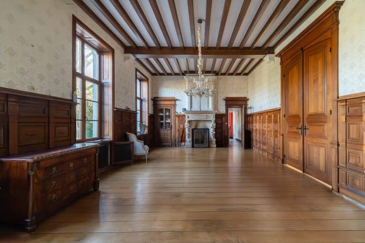 Eghezée – Renovated 19th-century château in a 1-hectare par