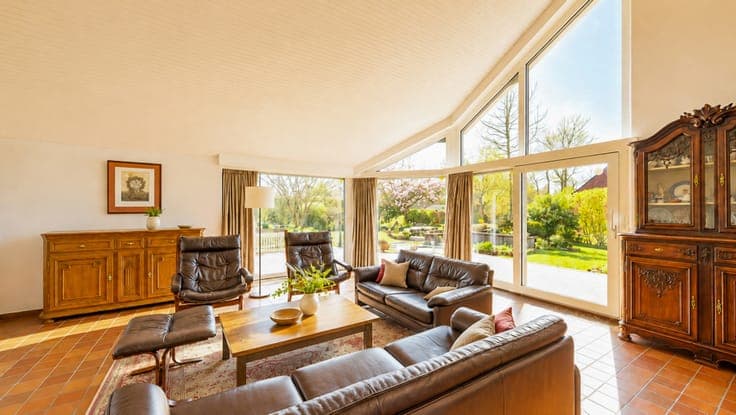 Spacious villa with no heating bills for 20 years*!