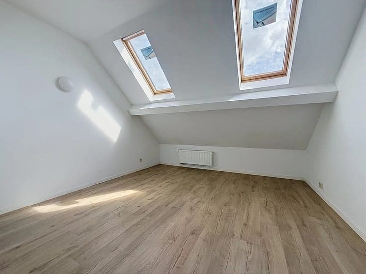Sale - House Sint-Pieters-Leeuw - 349,000 €