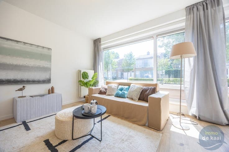 Instapklare woning met 3 kamers en garage.
