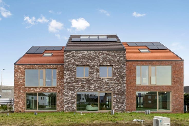 Contemporary living in a green residential oasis in Waregem