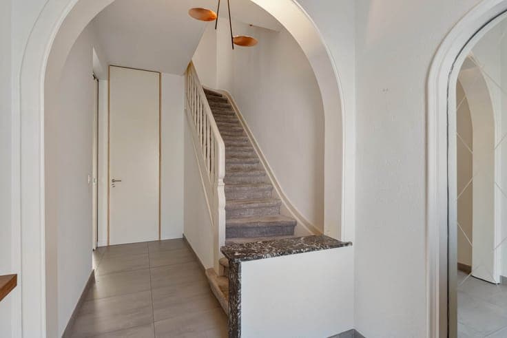 Gerenoveerde en energiezuinige(B-label) woning met 3 slaa...