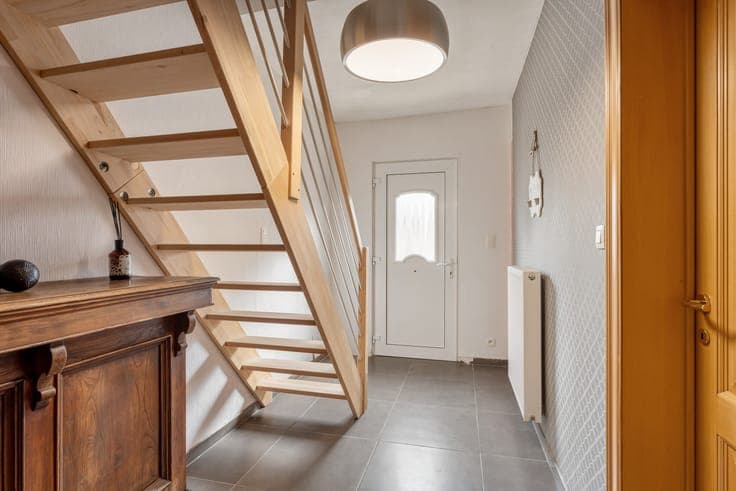 Ruime gezinswoning met 4 slaapkamers, 2 badkamers en zonn...