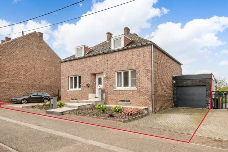 Ruime gezinswoning met 4 slaapkamers, 2 badkamers en zonn...