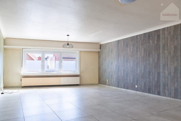 Ruime gezinswoning met 3 slaapkamers en inpandige garage ...