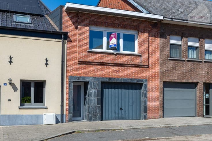 Ruime gezinswoning met 3 slaapkamers en inpandige garage ...