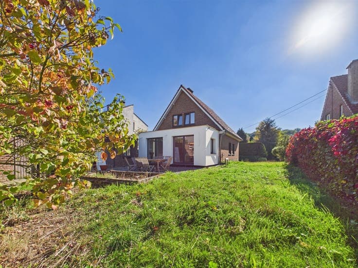 Stunning renovated house + workshop