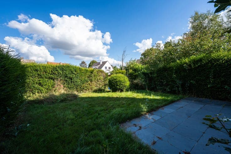 HOUSE (4 bedrooms/3 bathrooms) with a floor area of 315m²