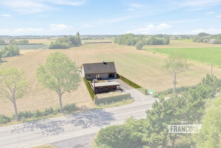 Detached house on a 742m² plot in Woesten