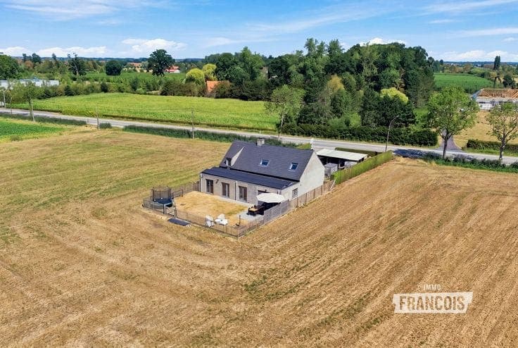 Detached house on a 742m² plot in Woesten