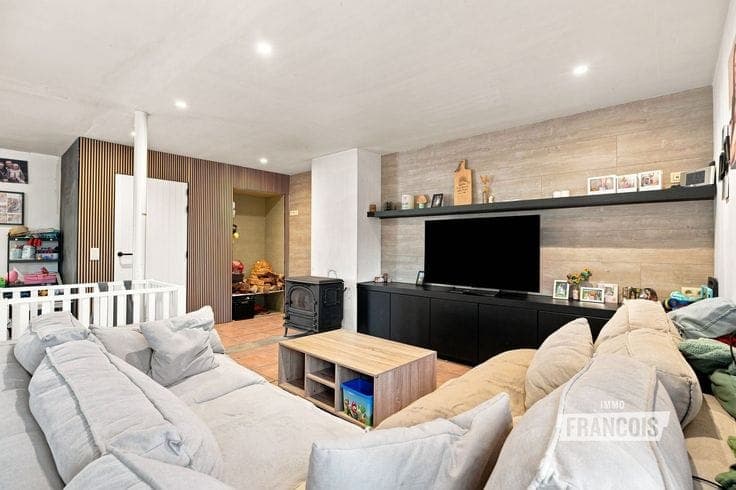 Detached house on a 742m² plot in Woesten