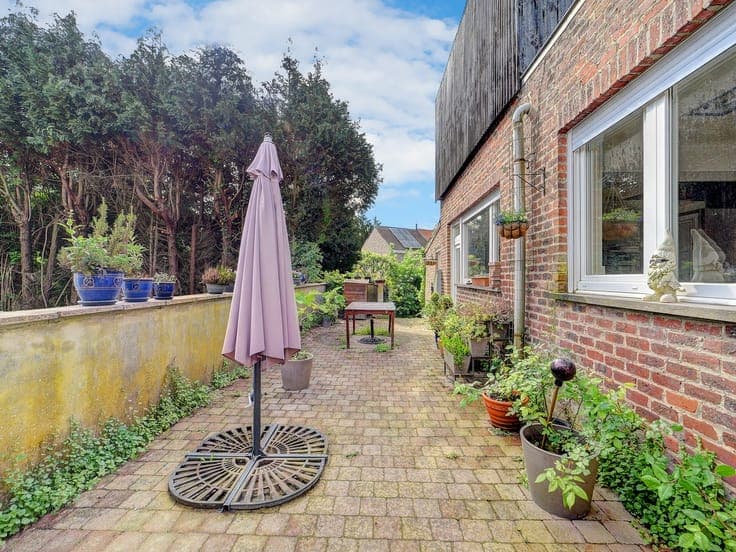 Spacious home with plenty of potential in Wezembeek