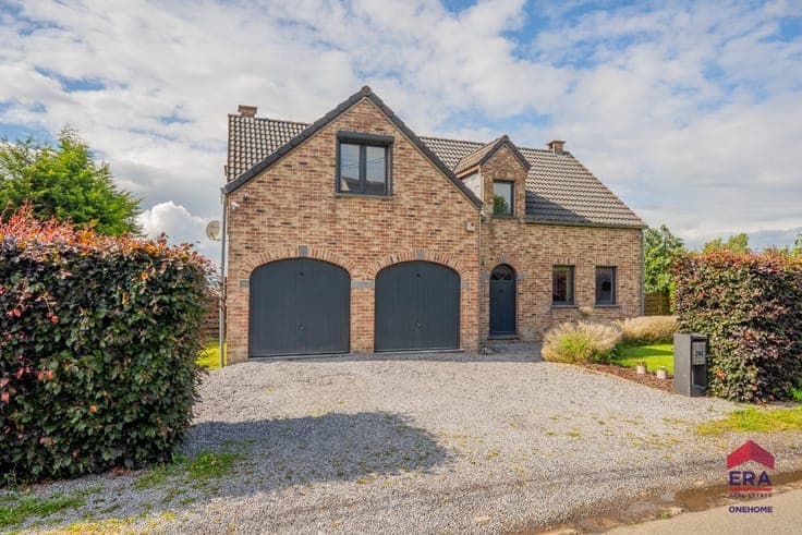 Charming 4-bedroom villa in Couthuin