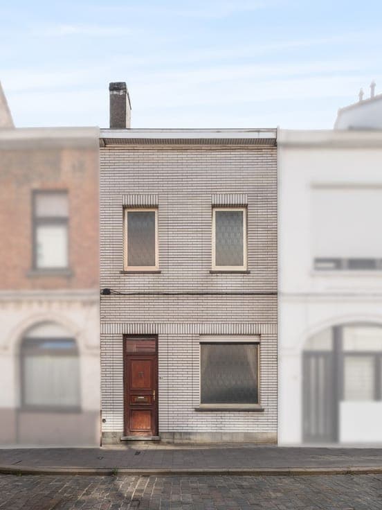 House to renovate with 4 bedrooms in Ghent