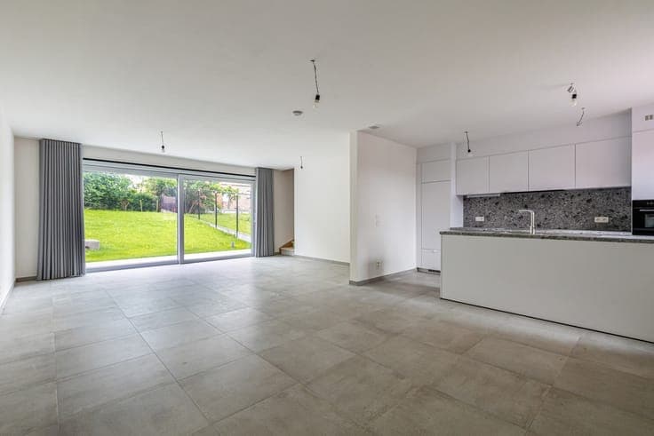 Instapklare gesloten nieuwbouwwoning in Houthulst, zeer e...
