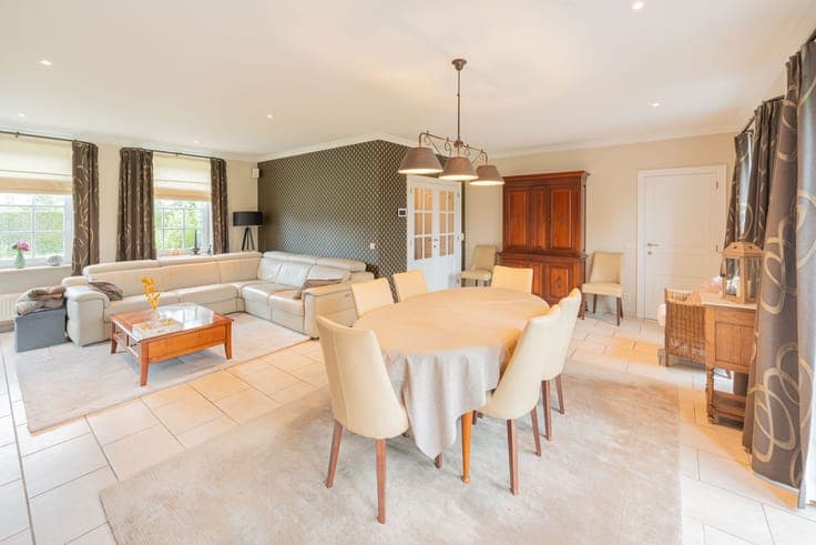 Detached villa with sunny garden and EPC rating B