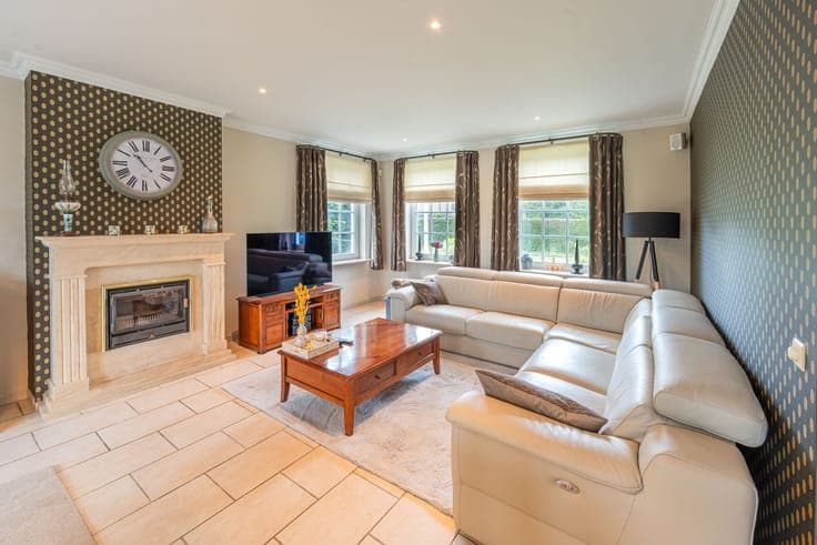 Detached villa with sunny garden and EPC rating B