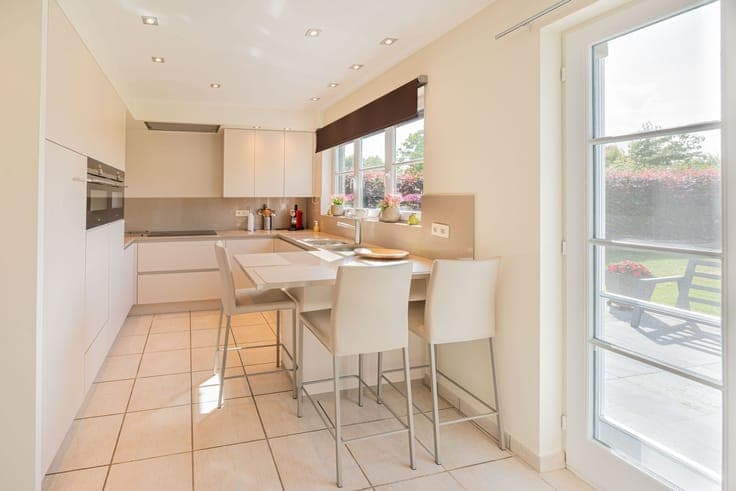 Detached villa with sunny garden and EPC rating B