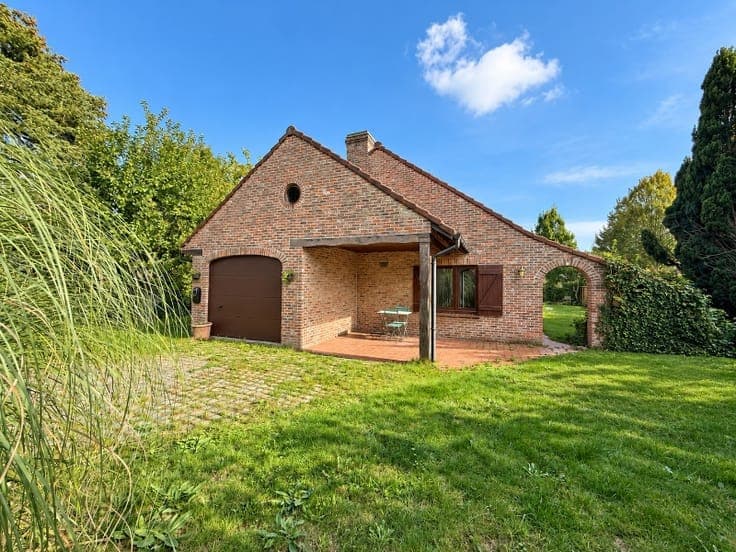 Rustig gelegen open bebouwing met 4 slaapkamers en zonnig...
