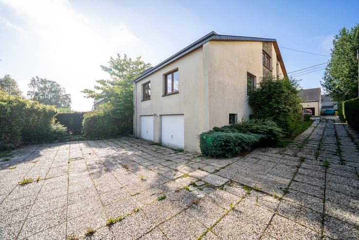 A spacious and light-filled house in the heart of Bertrix