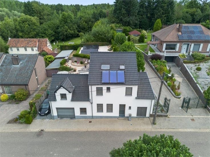 RUIME, INSTAPKLARE OPEN BEBOUWING MET PRACHTIGE TERRASSEN...