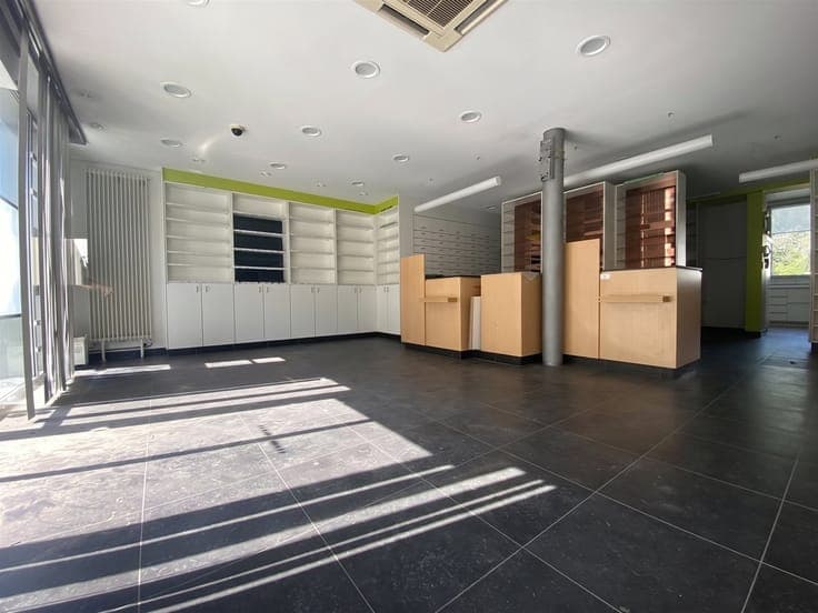 Central commercial property in Ostend