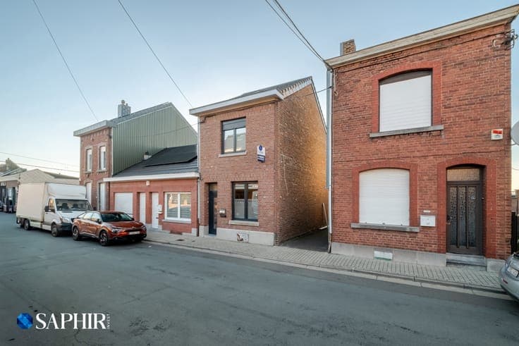 Ougrée : maison 3 façades avec garage et jardin