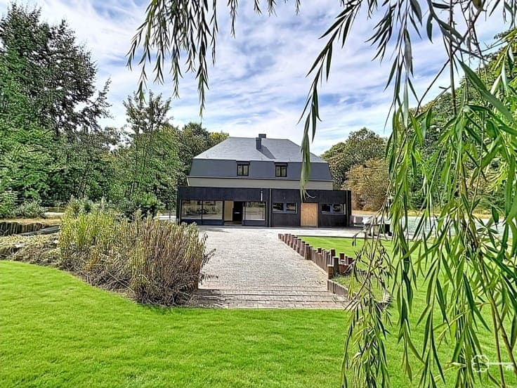 House in Wellin