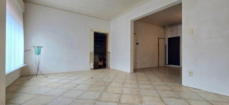Te renoveren gesloten bebouwing te koop