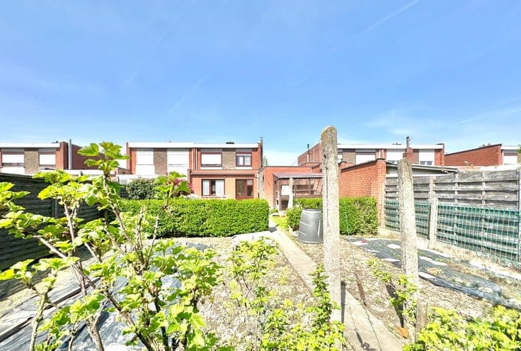 WONING | 3 KAMERS | TUIN | GARAGE | 330 M²