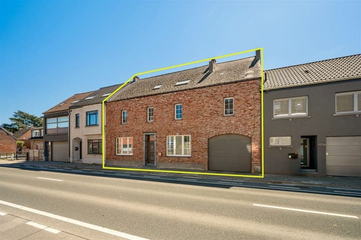 Ruime woning met multifunctioneel bijgebouw en grote tuin
