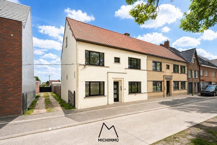 Compleet gerenoveerde woning met grote zolder en grote ga...