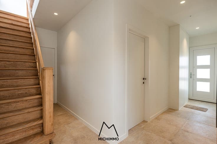 Compleet gerenoveerde woning met grote zolder en grote ga...