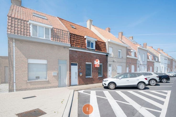 Gezinswoning met 3 slaapkamers en tuin in Menen.