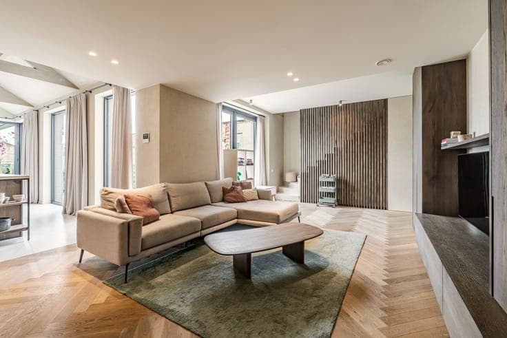 Stijlvol totaal gerenoveerde woning met 4 slaapkamers, 2 ...