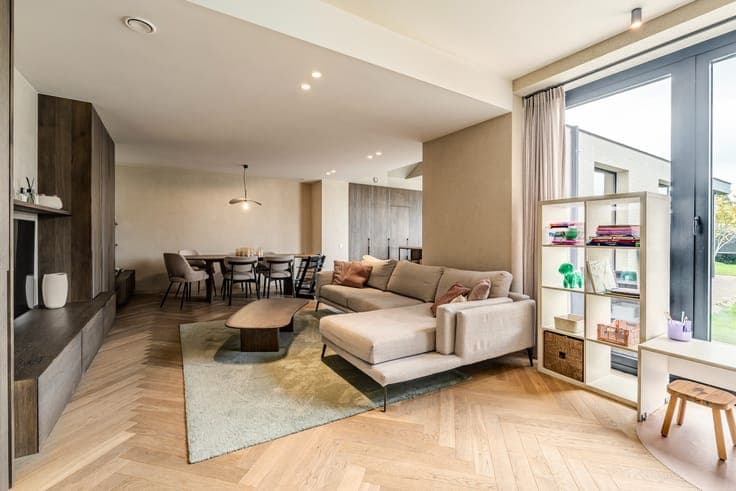 Stijlvol totaal gerenoveerde woning met 4 slaapkamers, 2 ...
