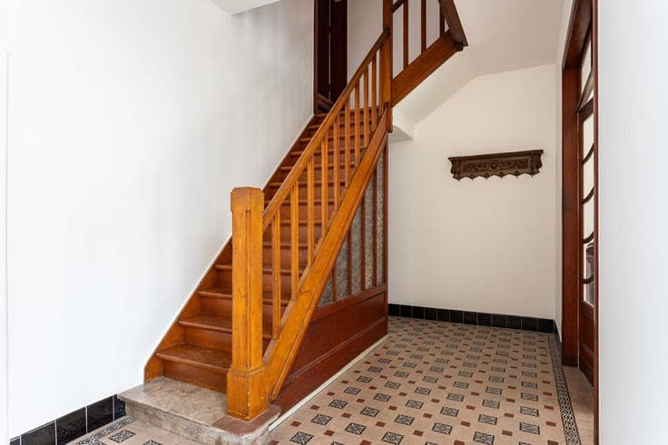 Family Home with 5 Bedrooms in Harelbeke