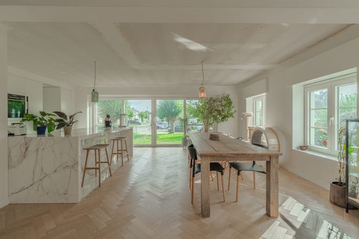 Energiezuinige ruime villa met 5 slpks in rustige omgeving