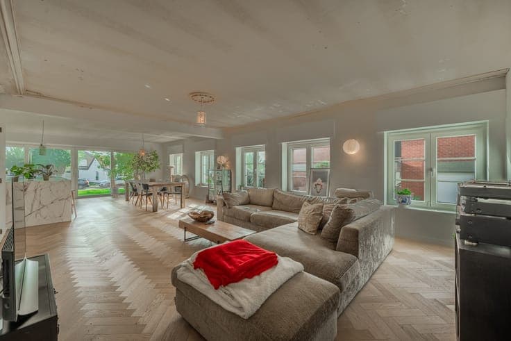 Energiezuinige ruime villa met 5 slpks in rustige omgeving