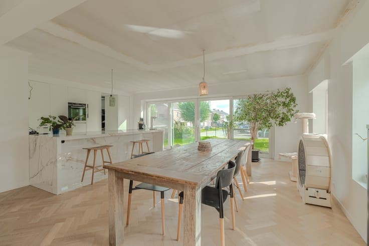Energiezuinige ruime villa met 5 slpks in rustige omgeving
