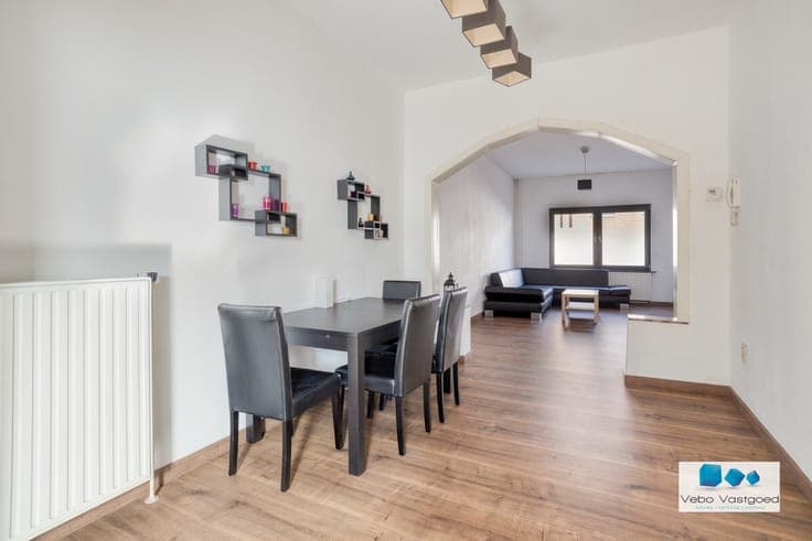 Verrassend ruime rijwoning met 4 slks en stadstuin