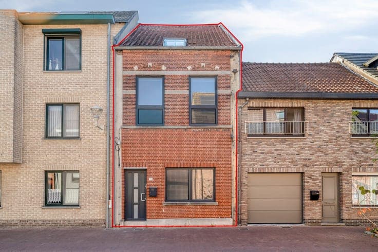 Verrassend ruime rijwoning met 4 slks en stadstuin