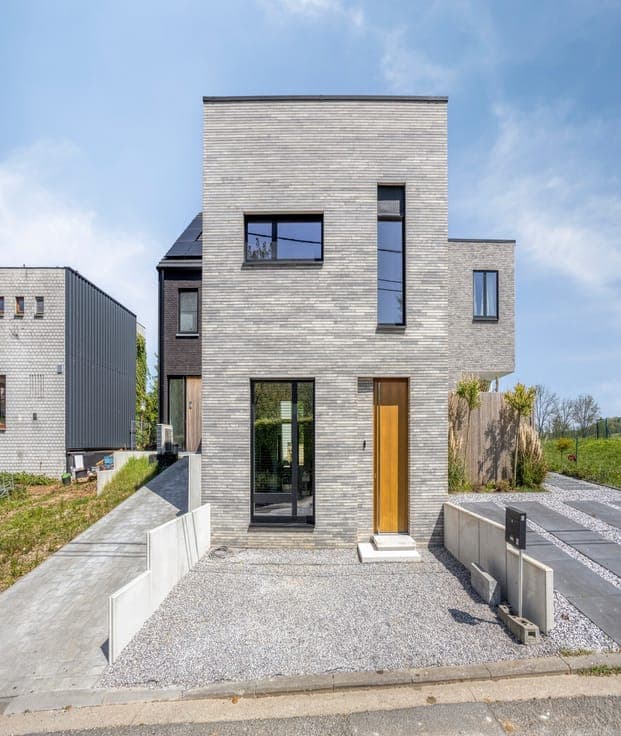 Totaal gerenoveerde woning in rustige, groene omgeving