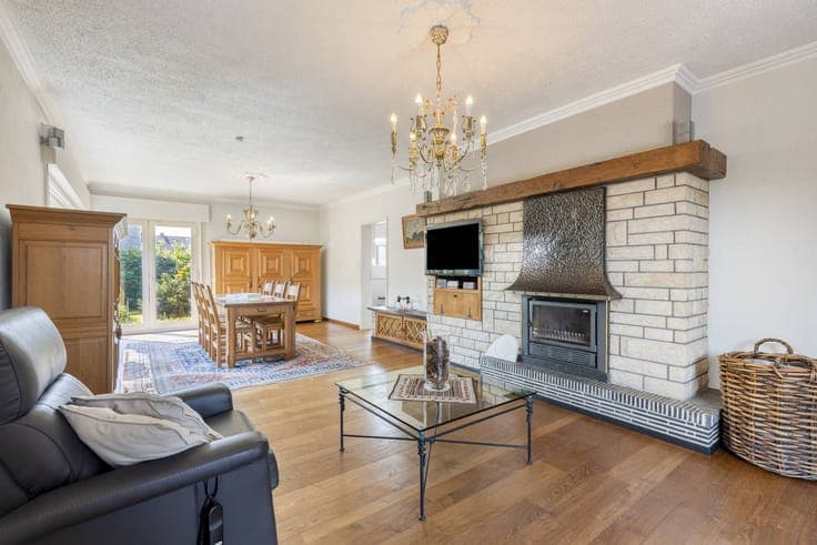 Characterful home in the center of Aalter with lots of poten